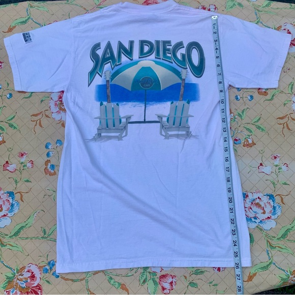 🎸Hard Rock Cafe San Diego CA 🏝️ Guitars in Paradise 🏝️ Vintage Graphic Tee 🎸 - Picture 9 of 12